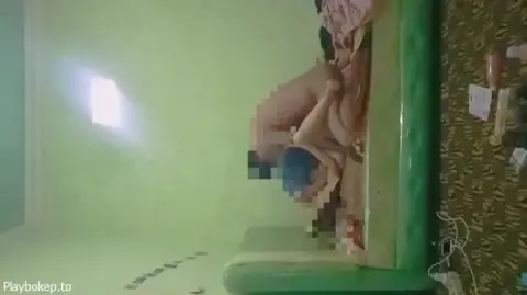 Istri Cantik Ngentot dengan Tukang Pijat Direkam Suami