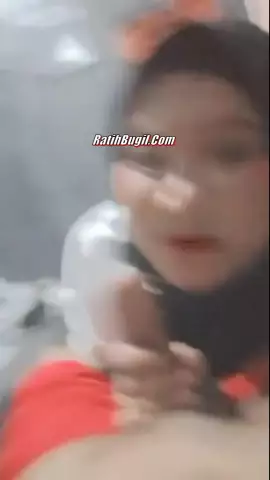 CEWEK HIJAB MENIKMAKTI BANGET NYEPONGNYA