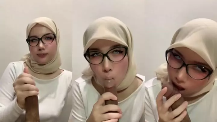 12 Pulang Kerja Disuruh Nyepongin Boss, Hijab Girl Sucking Her Bosss Dick   Pornhub Com   DoodStream