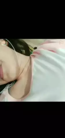 Malu malu kucing dia OmeTV