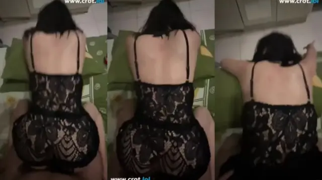 Menikmati Baju DInas Baru Pacar Dari Belakang