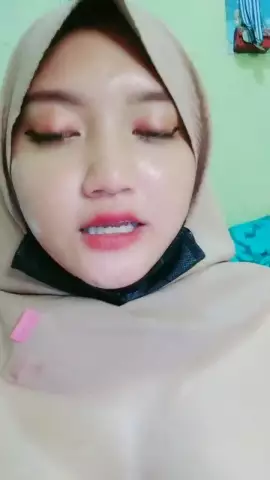 ABG cantik live telanjang teteknya gede mulus