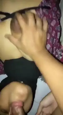 jilbab berkacamata nyepongin kontol temen sekelas