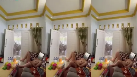 Colmek Di Ruang Tamu