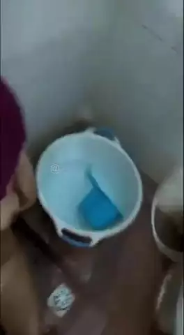 Hijab di kencingin