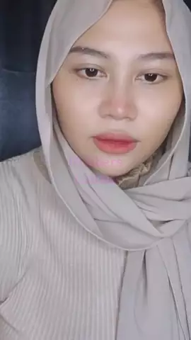Hijab style hijabers Bunda Keisha outfit simpel beri tips dan menyapa penggemar