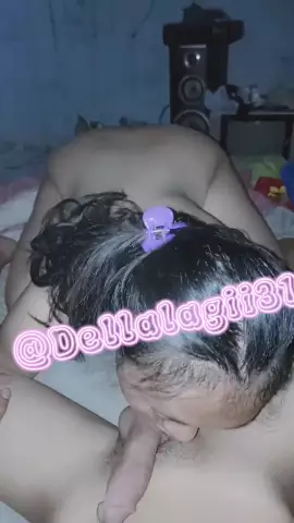Della Fajriani 16