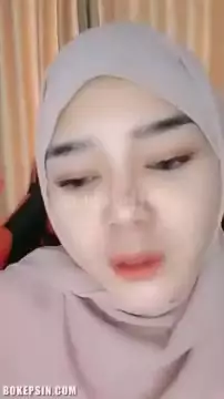 Bokep Arunika Lepas Jilbab Colok Memek BOKEPSIN