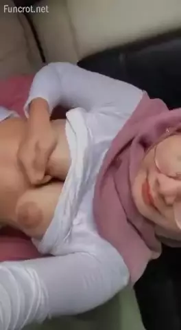 Hijab kacamata spill toket tipis2