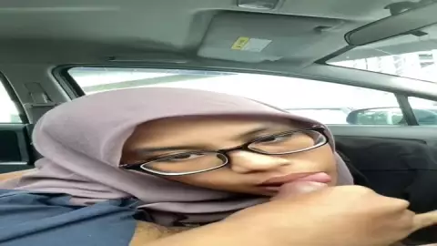 di mobil hijab