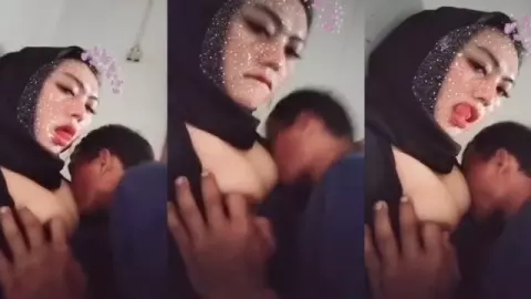Bapaknya Menikmati1 Anunya Digoyang Sampai Crott!! Kontol Keras Bapak Ini Bikin Cewek Klepek Klepek