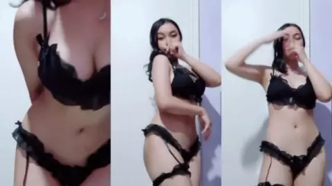 BJ Bali Ngentot Gede Lara Bikin Kontol Minta Dijilat!