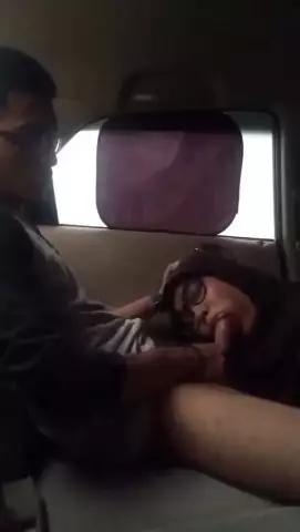 Bokep Paksa Hijab Sepong di Mobil Kamar Bokep