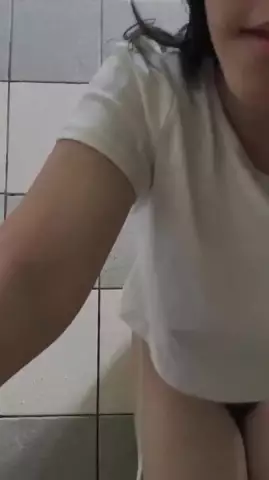 Memek Laras Belum ada Jembut Live IG