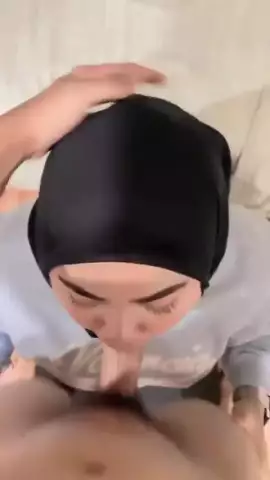 Hijab Emeuz 17