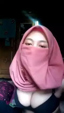 pinky hijab dengan tetek besar