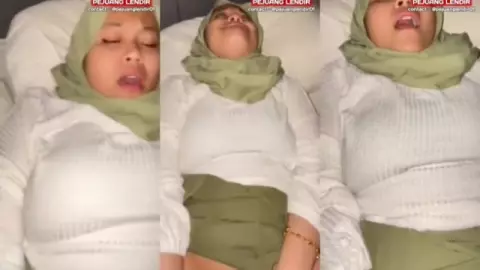 Guru Hijab Ngdesah Gak Tahan Kont*lnya Dijilat Ampe Basah!