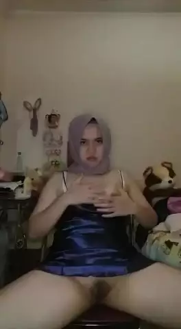 Bokep Tante Hijab Semok Bermain Memek Kamar Bokep