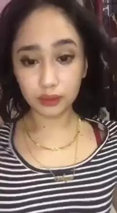 Pakai baju garis garis cekep juga CEKYA HIJAB