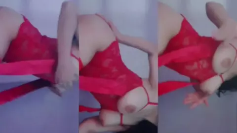 Laras Si *bispak* TikTok Ngocok Kontol Sampai Muncul Semprotan