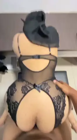 doggy pantat gede lingerie