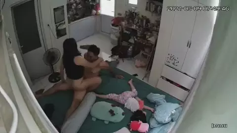 pasutri udah s4nge berat padahal anaknya baru tidur