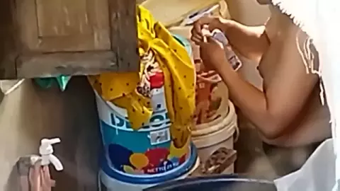 NGINTIP BOKEP B*DE TETANGGA 3X1! GEDE ABIS KELIHATAN SEMUANYA!