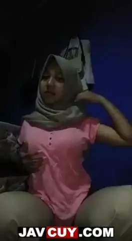 Baju pink ketat KIKI RUBIANTI