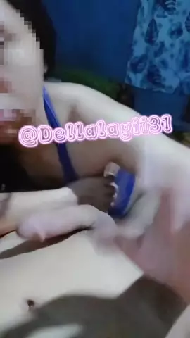 Della Fajriani 38
