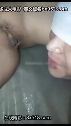 Main di gubuk hutan