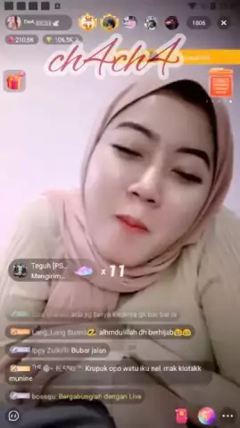Nella live depan suami