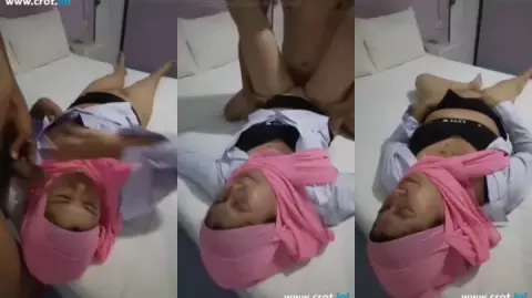 Thumbnail video: Stw Hijab Ngentot Di Hotel Ω