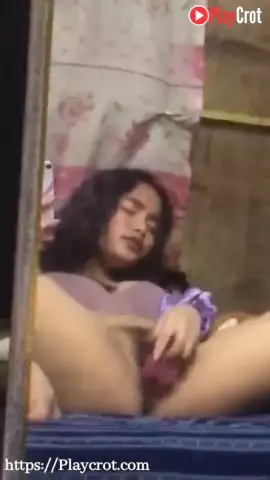 Ngocok Memek sambil menghadap kaca