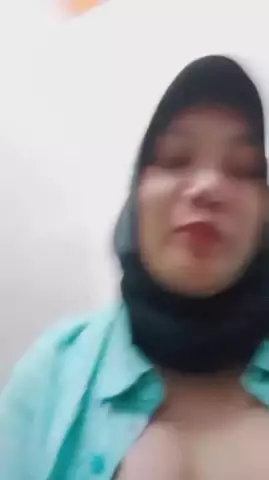 Tante Amara Vcs Berkerudung Hitam