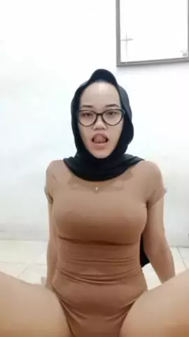 abg hijab tobrut squirt backup