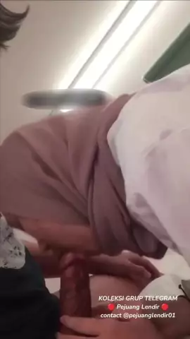 Sri Ningsih Hijab Manis Nyeping punya pacar yg gede Bngt PoopHD