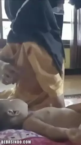 Bokep Indo Hijab Cantik Nyusuin Anaknya
