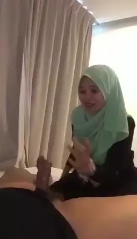 Bokep Indo Jilbab Biru Manjain Suami di Hotel