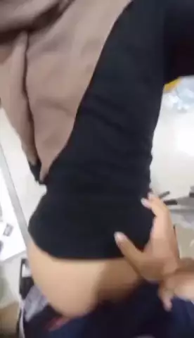 Bokep Hijab Ngewe Pegawai Konter Kamar Bokep
